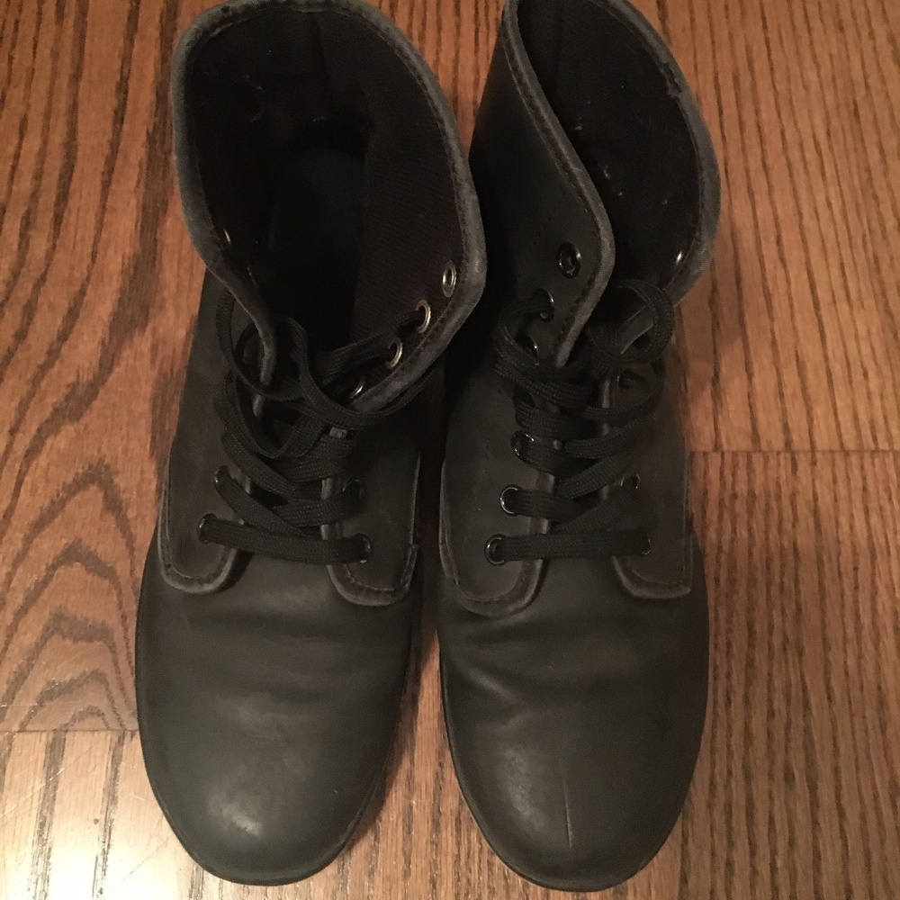 Dr. Martens Luana Boots